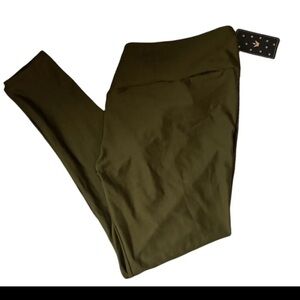 Obsession NWT Women’s 2X Plus Activewear Pants Leggings Olive Green